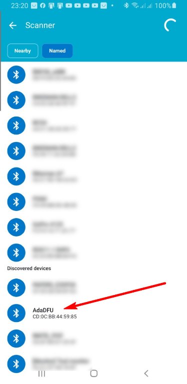 AdaDFU na liście widocznych urządzeń BT
