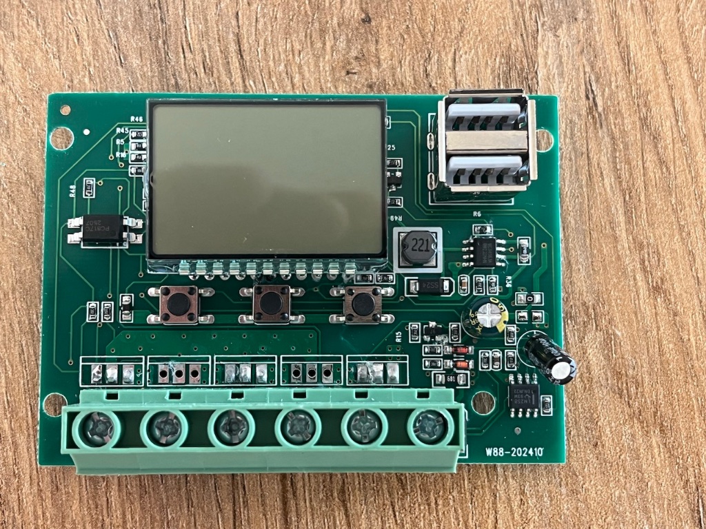 Solar_Chargerv2 - 2.jpeg